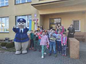 Maskotka wielkopolskich policjantów z dziećmi